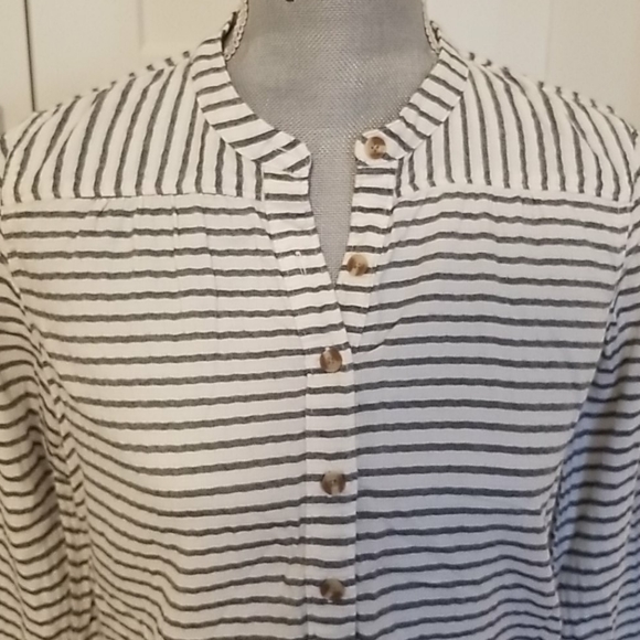 3/$15 Abercrombie & Fitch long sleeve shirt - Picture 3 of 6
